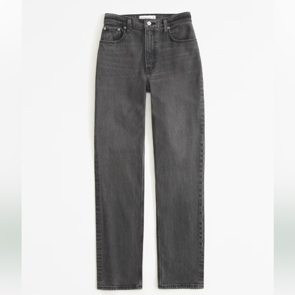 NWOT Abercrombie & Fitch Ultra High Rise 90s Straight Jean in grey!